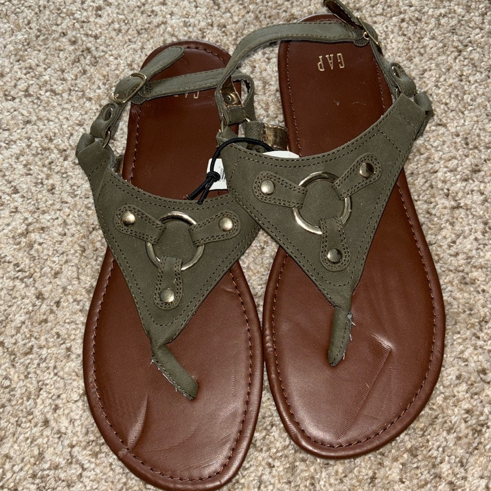 Brand new never worn Women’s GAP sandals
